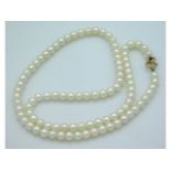 A set of cultured pearls with a 9ct gold clasp, 16