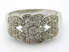 A 9ct white gold ring set with approx. 0.25ct of d