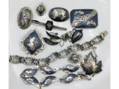 A quantity of Siamese sterling silver jewellery in