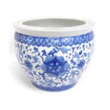 A large Chinese blue & white porcelain pot, 16.25i
