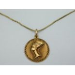 An 18ct gold necklace & Nefertiti pendant, pendant