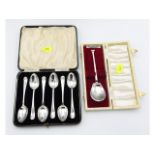 A cased set of 1938 Sheffield silver tea spoons by