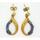 A pair of 9ct gold 24mm drop earrings set with sap