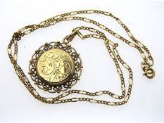 A 9ct gold 20in long chain with 22mm diameter gold