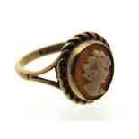 A 9ct gold cameo ring, 2.4g, size N