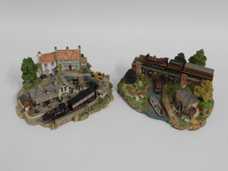 A pair of detailed Banbury Mint Country Lines rail