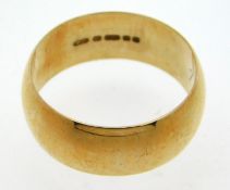 A 9ct gold band, size O/P, 4.8g