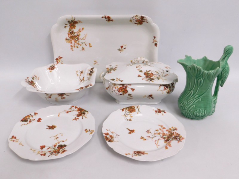 Five pieces of Haviland & Co. Limoges, dinnerware