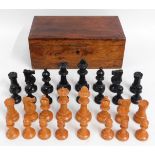 An antique weighted wooden chess set, king 3.75in