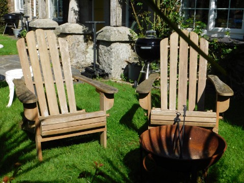 Housekeeper's Cottage: A pair of Adirondack style