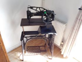 Cobbler's Cottage: A Singer sewing machine & tread