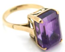A 14ct gold ring set with amethyst, 6.5g, size O/P