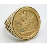 A 9ct gold ring with embossed 'George & Dragon' st