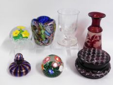 Four pieces of Murano glass including vase, 4in ta