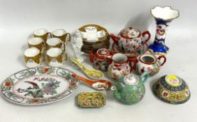 A quantity of mixed porcelain items including a 19