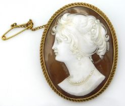 A 9ct gold mounted, finely detailed & carved cameo
