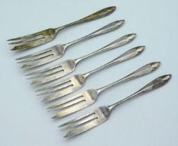 A set of six 1951 Sheffield silver cake forks by C