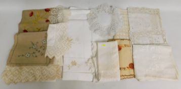 A quantity of mostly antique lace & linen wares in