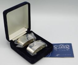 A cased set of 1997 Carrs of London silver napkin