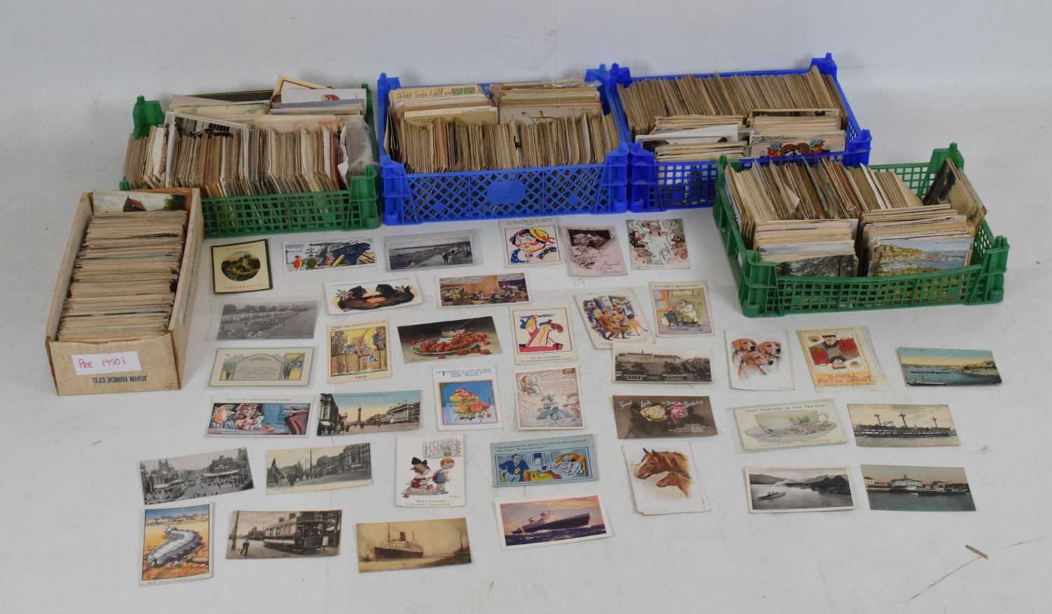 Large quantity of early to mid 20th Century postcards