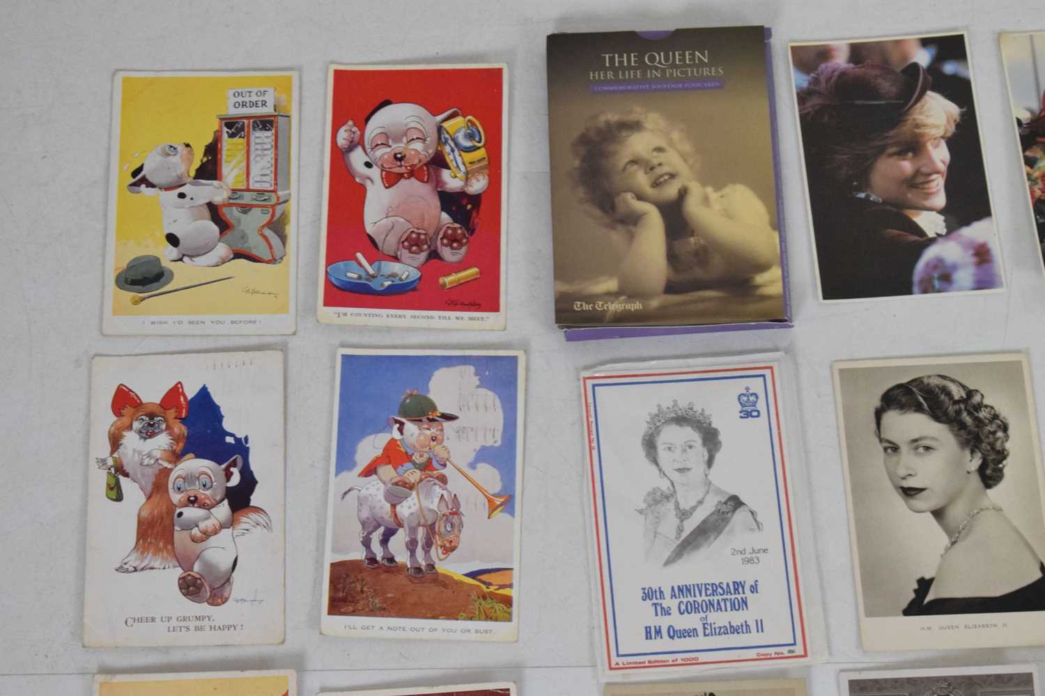 Small quantity of early to mid 20th Century postcards - Image 9 of 13