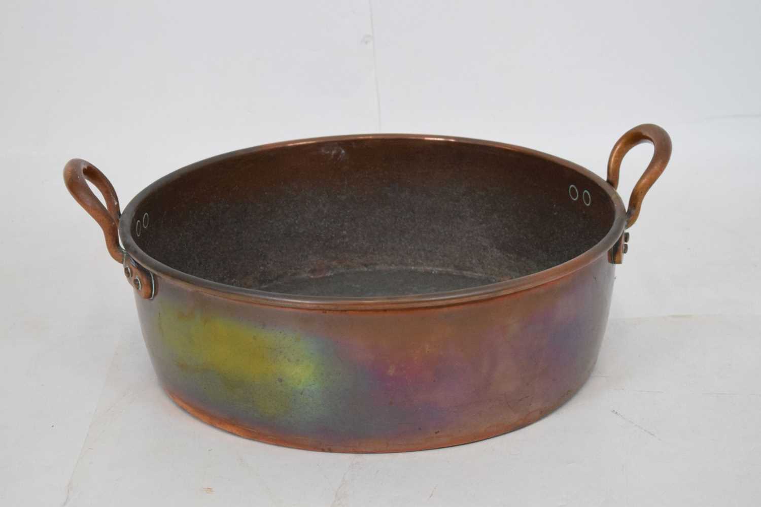 Large copper two handled pan - Image 3 of 6