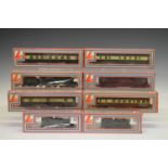 Quantity of Lima 00 gauge railway train set carriages and locomotives,