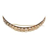 Crescent-shaped bar brooch set freshwater pearls