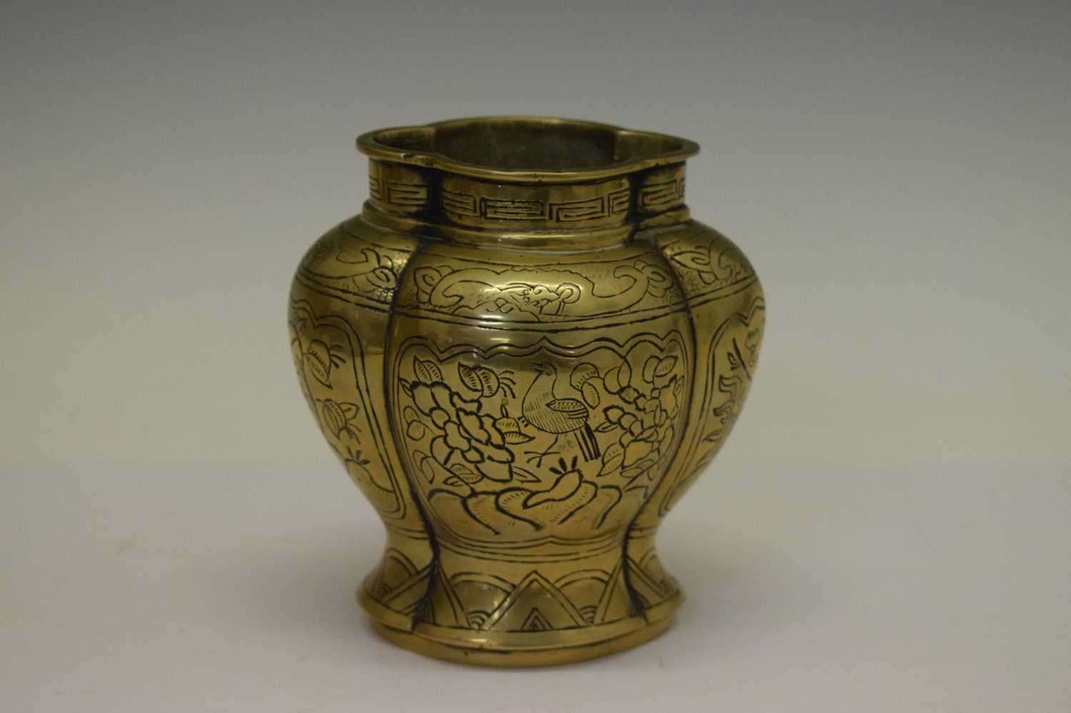 Chinese brass dish and vase - Image 4 of 11