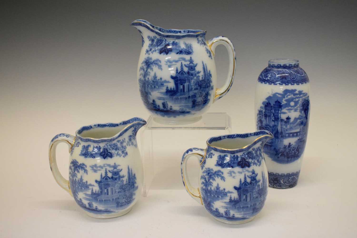 Seven pieces of blue and white wares - Image 10 of 13