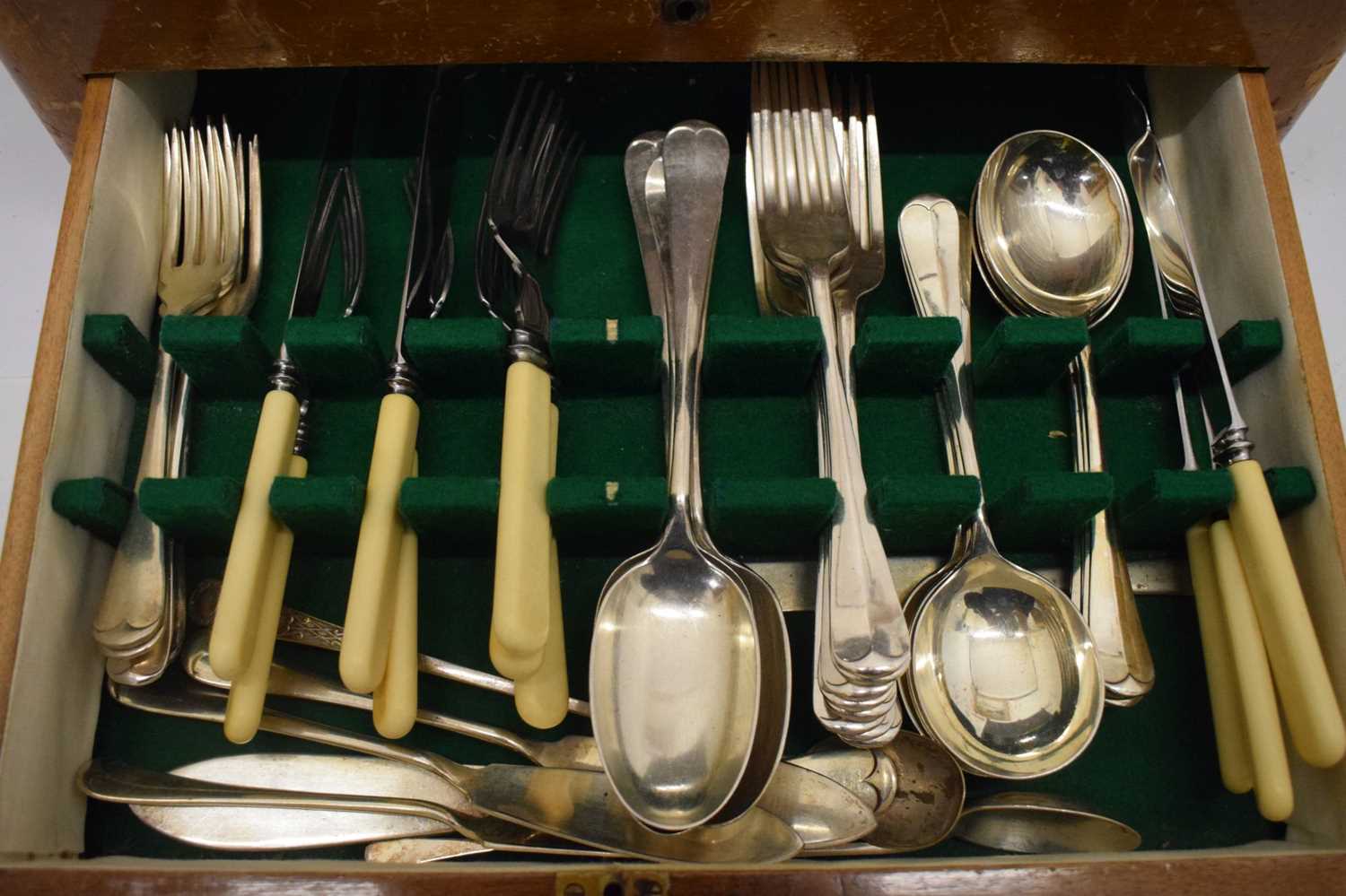 Art Deco oak-cased eight setting canteen of silver-plated flatware, Hamilton & Inches - Image 5 of 10