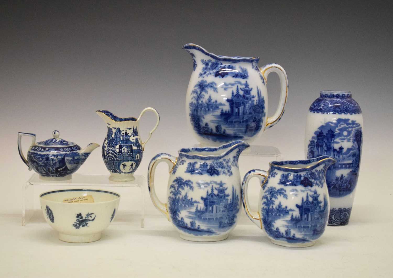 Seven pieces of blue and white wares