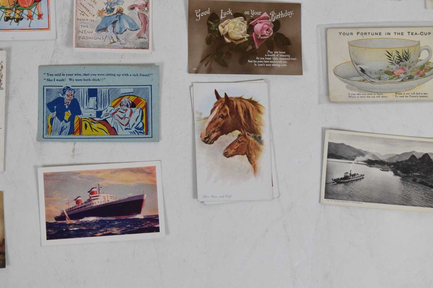 Large quantity of early to mid 20th Century postcards - Image 3 of 13