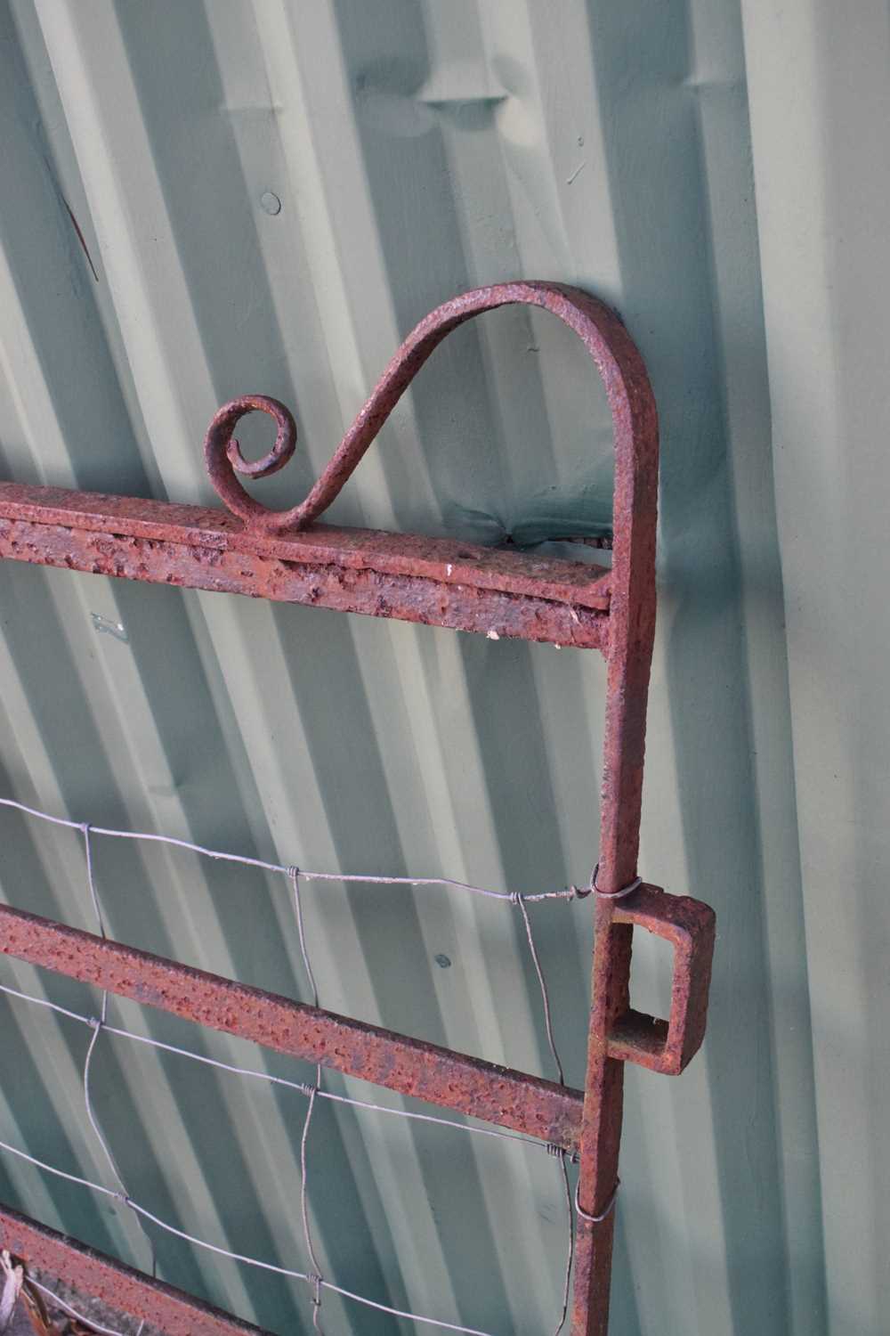 Iron five-bar gate - Image 2 of 8