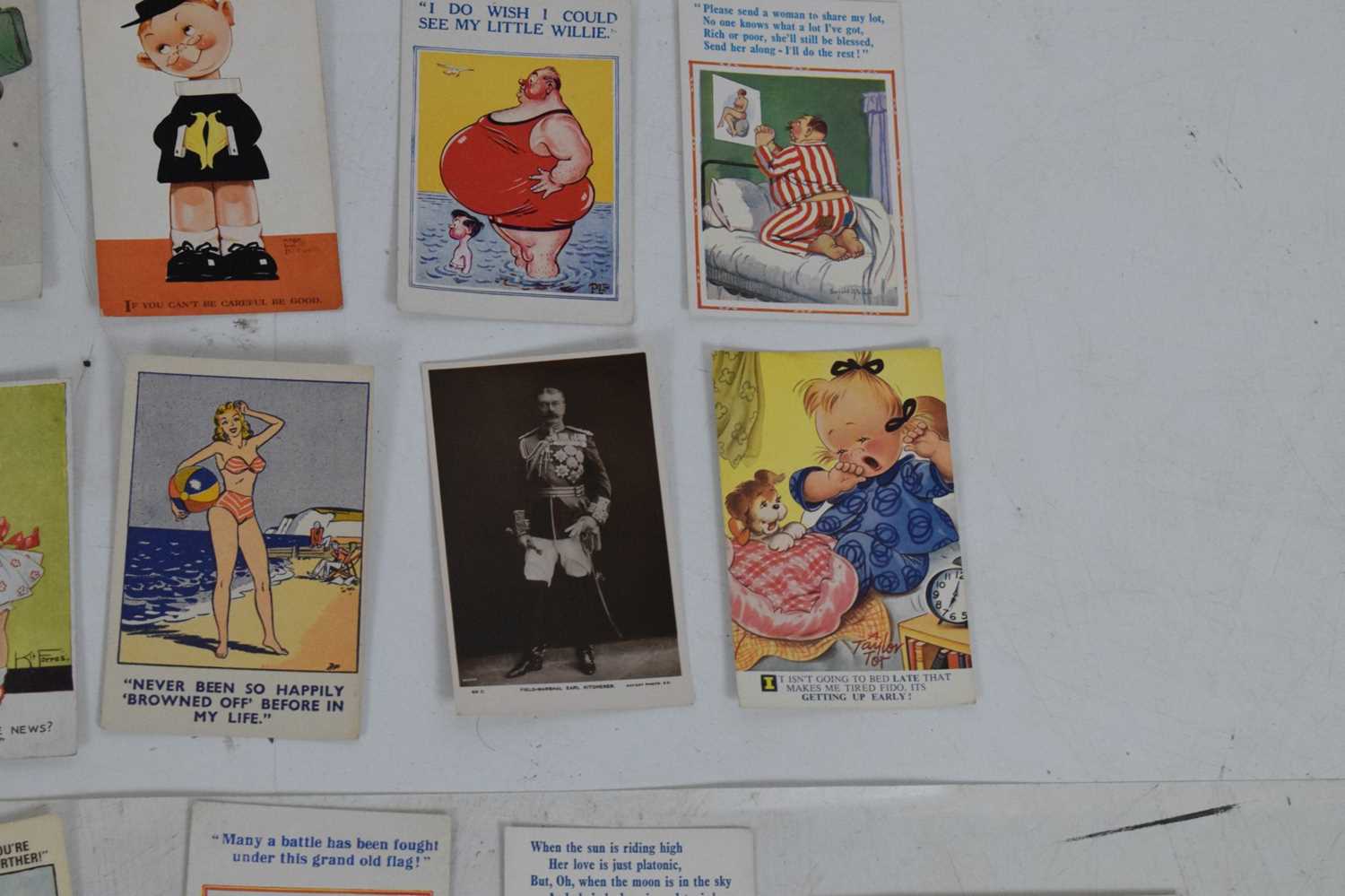 Small quantity of early to mid 20th Century postcards - Image 12 of 13