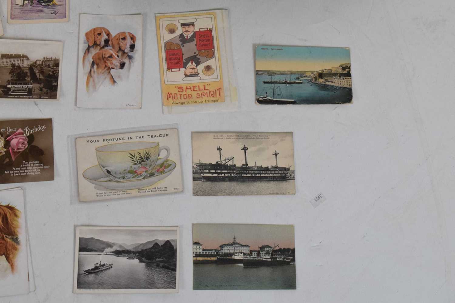 Large quantity of early to mid 20th Century postcards - Image 4 of 13