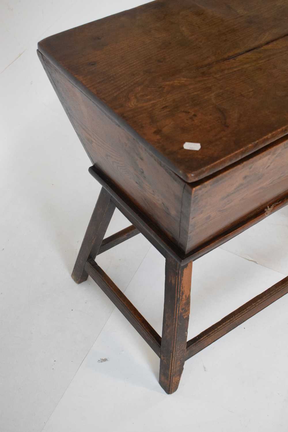 19th Century elm dough bin and stand - Image 3 of 10