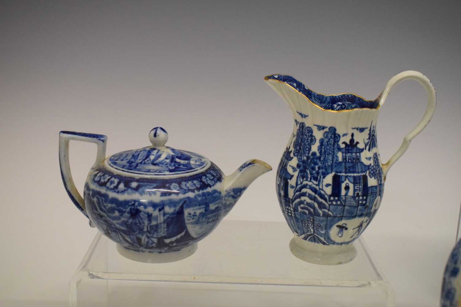 Seven pieces of blue and white wares - Image 6 of 13