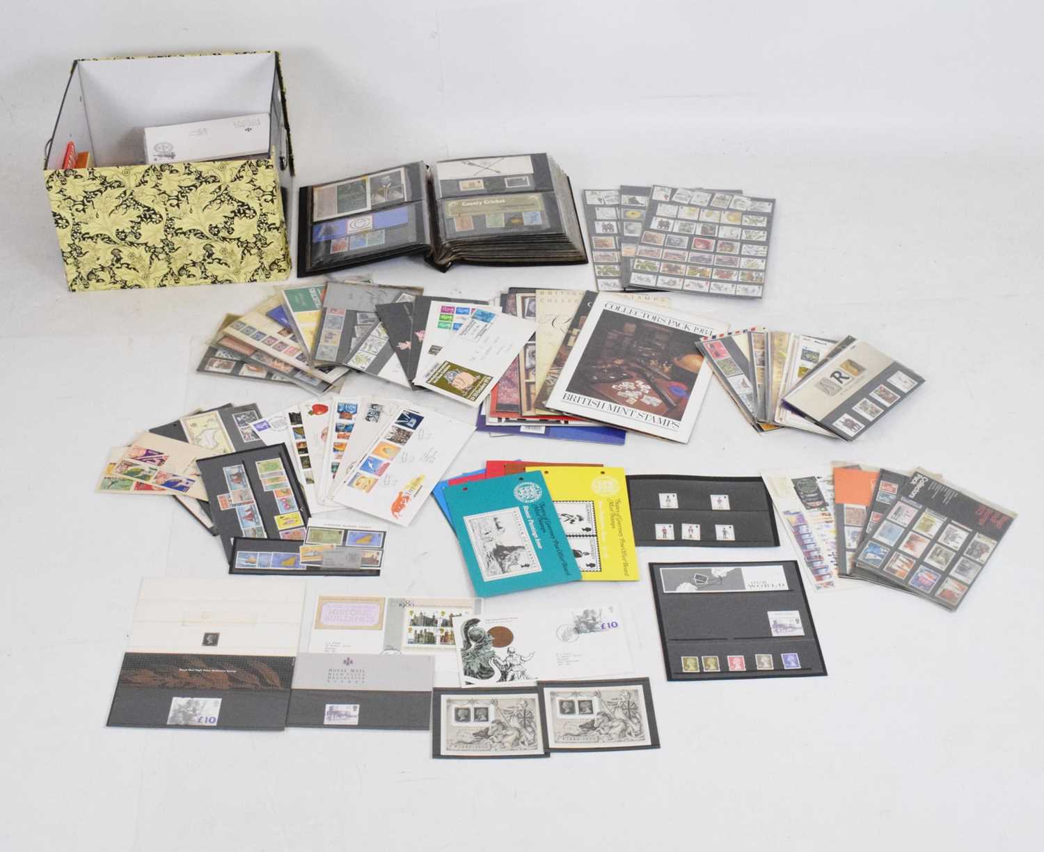 Quantity of mainly late 20th Century GB Royal Mail presentation packs