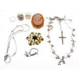 Quantity of costume jewellery