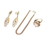 Small quantity of 9ct gold jewellery