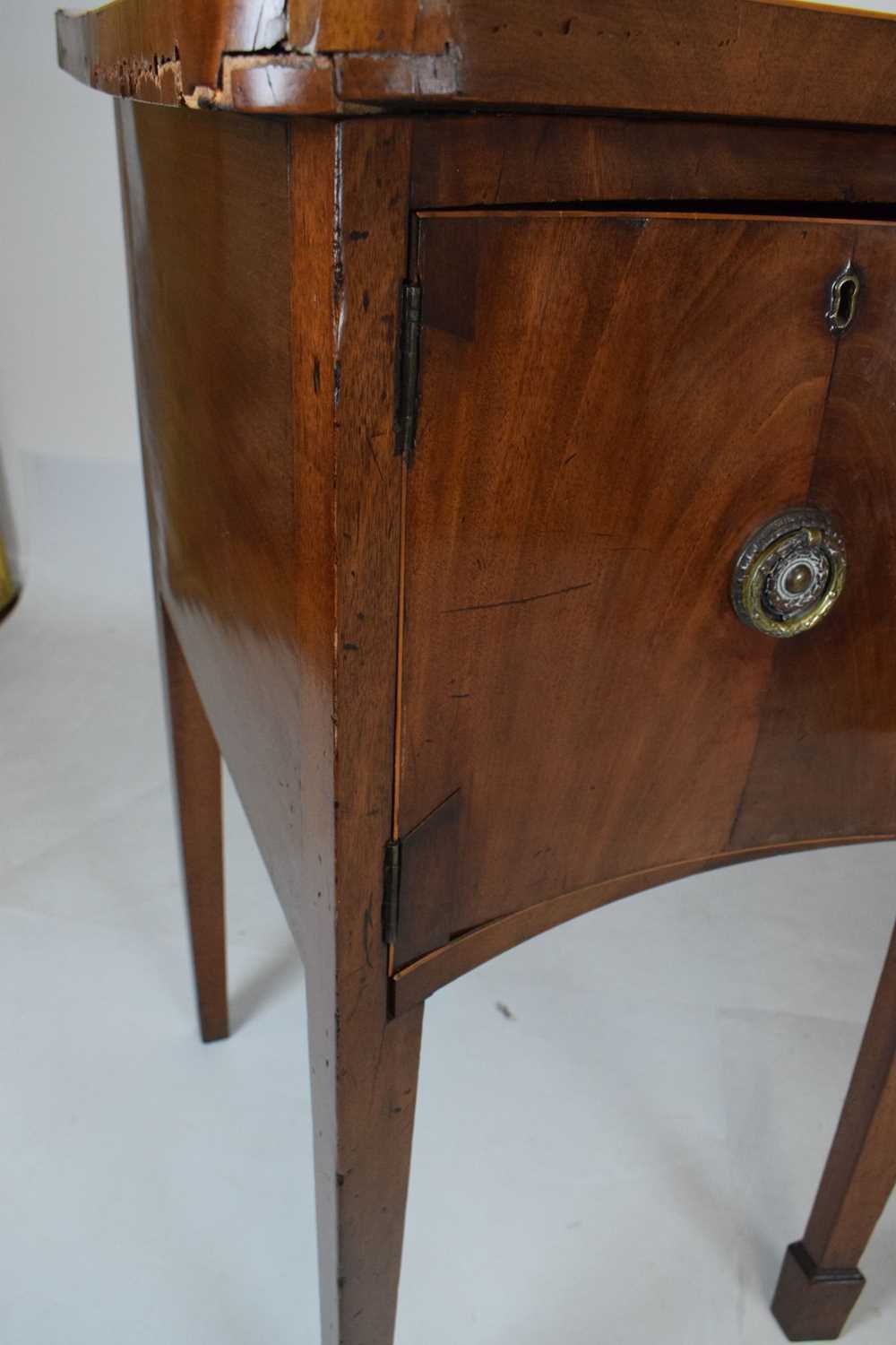 Late George III inlaid mahogany serpentine sideboard - Image 5 of 7