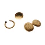 18ct gold single cufflink, 18ct gold shirt pin