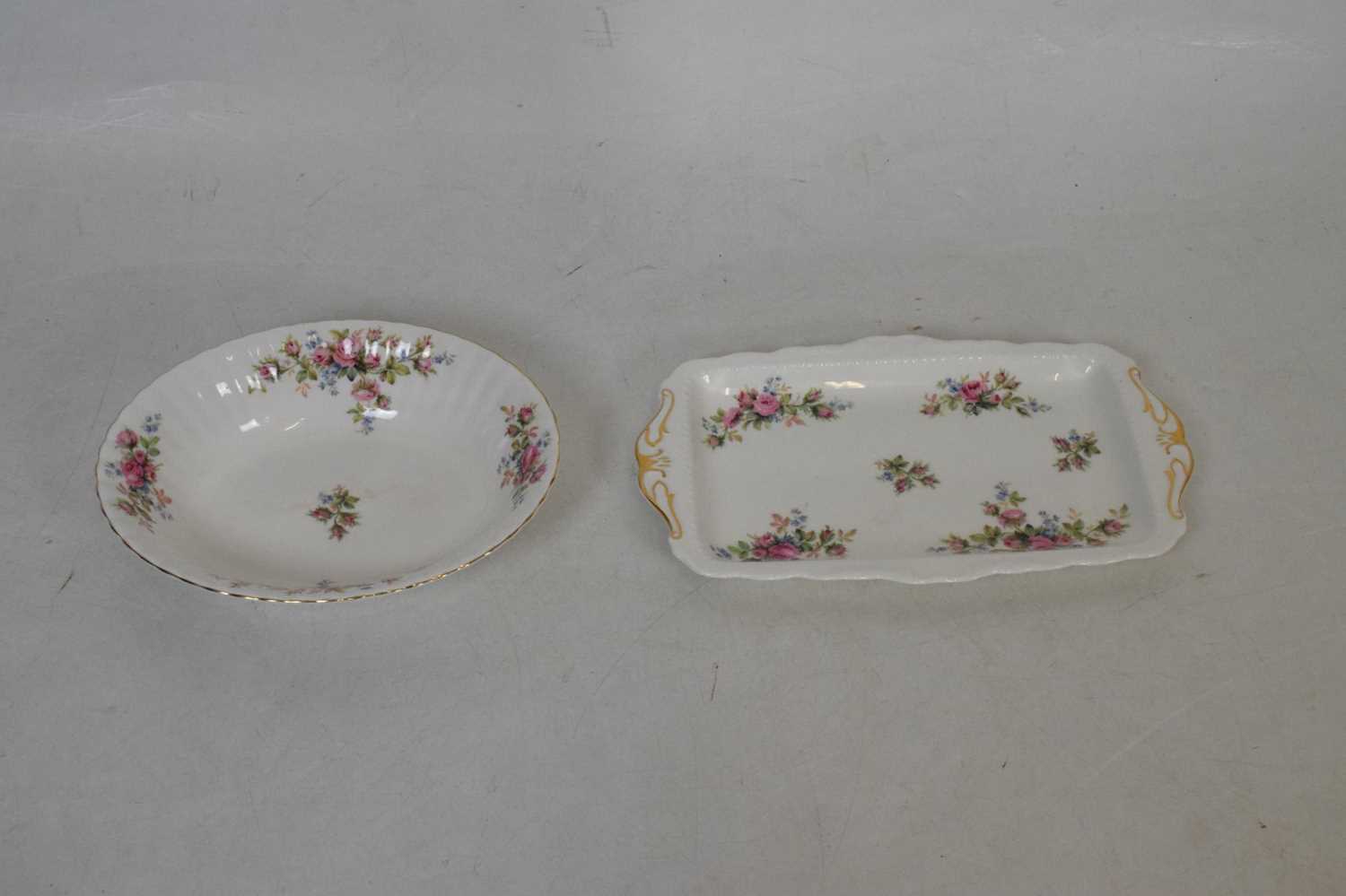 Extensive Royal Albert 'Moss Rose' pattern dinner service - Image 11 of 23