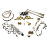 Quantity of costume jewellery