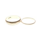 18ct gold wedding band, and a 9ct gold wedding band