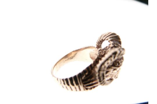 9ct gold ram's head design ring - Image 2 of 5