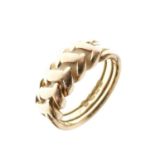 18ct gold ring with 'puzzle' decoration