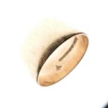 9ct gold wedding band