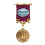 Edwardian 9ct gold circular 'Royal Arch' Aurora Chapter Lodge breast jewel
